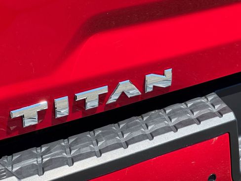Used 2022 Nissan Titan SV image 48