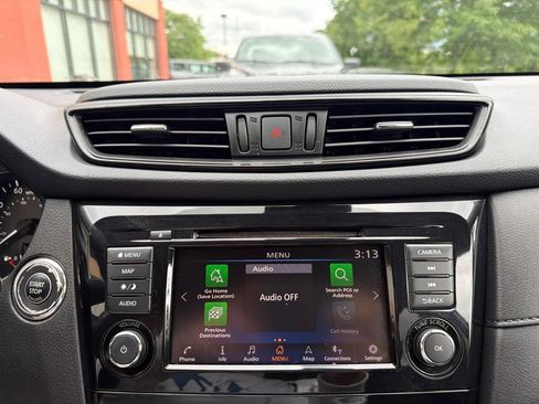 Used 2019 Nissan Rogue SV w/ Sun & Sound Touring Package AWD/4WD image 26