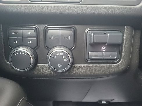 Used 2021 Chevrolet Tahoe LT w/ LT Signature Package image 10