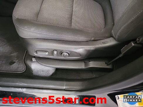 Used 2022 Chevrolet Traverse LT image 12