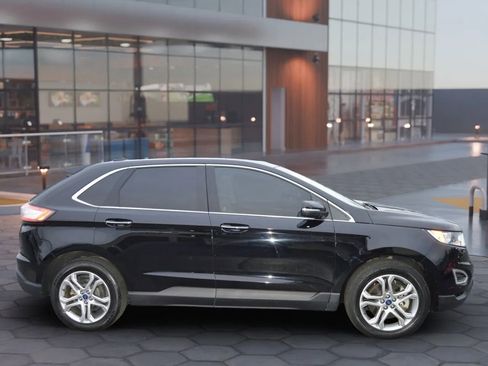 Used 2018 Ford Edge Titanium image 11