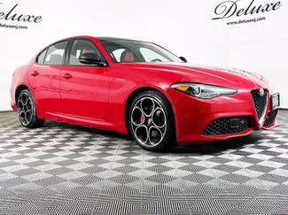 Used 2023 Alfa Romeo Giulia Veloce AWD/4WD video 1