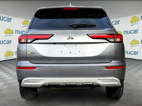 Used 2024 Mitsubishi Outlander SE image 5