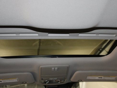 Used 2017 Chevrolet SS Base image 12