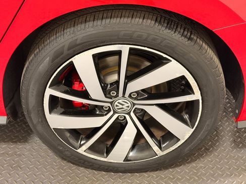 Used 2019 Volkswagen Jetta GLI image 21