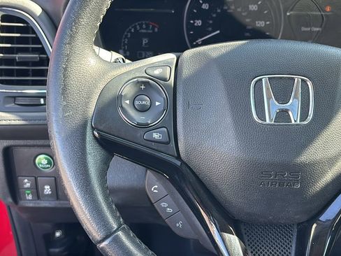 Used 2019 Honda HR-V Touring image 17