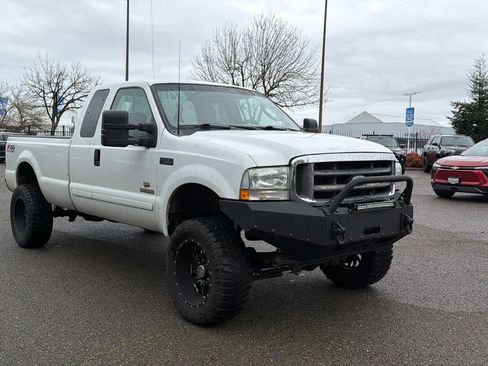 Used 2003 Ford F250 XLT image 3
