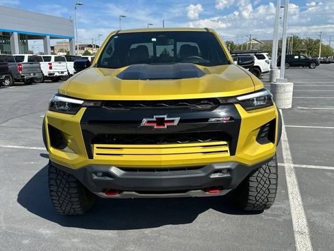 Used 2023 Chevrolet Colorado ZR2 w/ ZR2 Convenience Package III AWD/4WD image 3