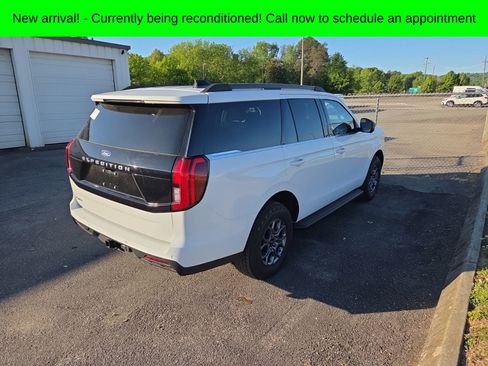 Used 2025 Ford Expedition Active image 5