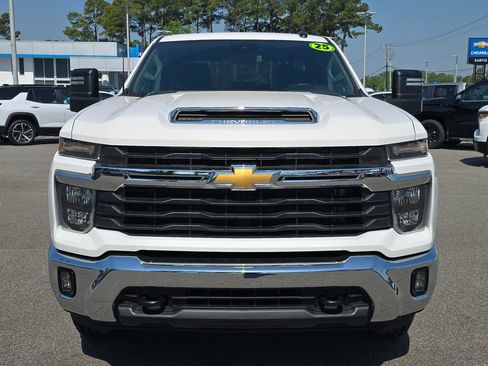 Used 2025 Chevrolet Silverado 2500 LT w/ Convenience Package AWD/4WD image 8