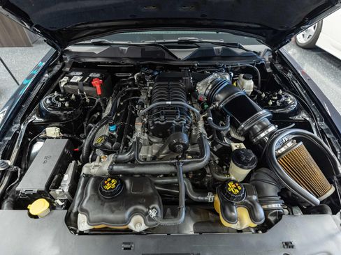 Used 2010 Ford Mustang Shelby GT500 RWD image 13