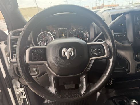 Used 2022 RAM 2500 Tradesman w/ Chrome Appearance Group AWD/4WD image 17
