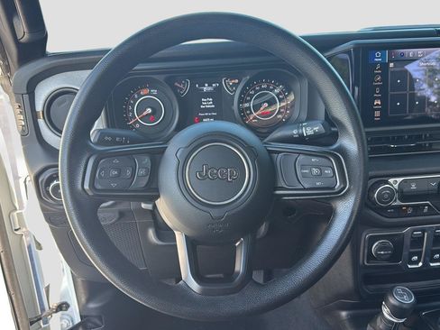 Used 2025 Jeep Wrangler Sport AWD/4WD image 12