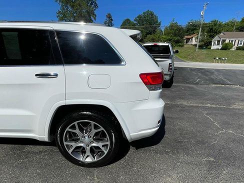 Used 2021 Jeep Grand Cherokee Overland AWD/4WD image 5