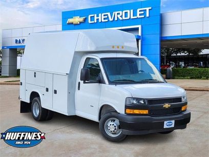 New 2025 Chevrolet Express 3500 w/ Power Convenience Package