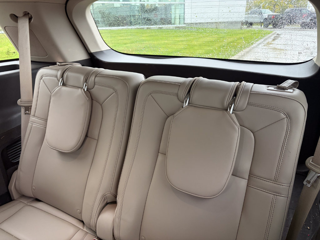 Used 2023 Lincoln Aviator Grand Touring w/ Equipment Group 301A AWD/4WD image 15