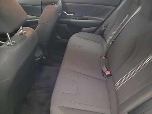 Used 2023 Hyundai Elantra Blue image 18