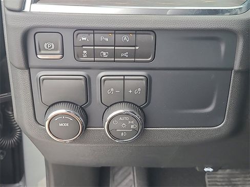 New 2025 Chevrolet Suburban LT w/ Comfort Package image 25