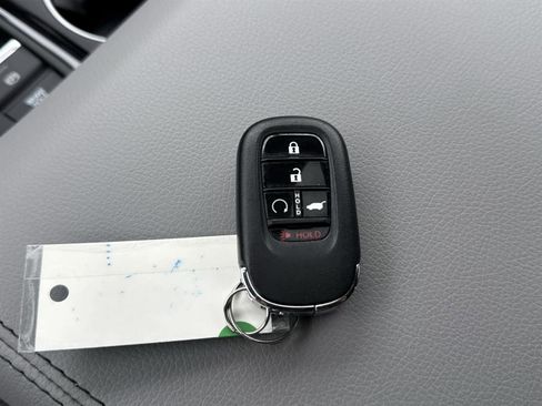 Used 2025 Honda Pilot Touring image 31