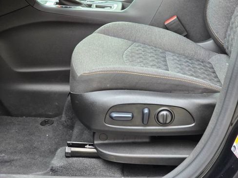 Used 2024 Chevrolet Equinox LT w/ Driver Convenience Package image 18