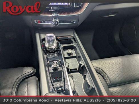 Certified 2023 Volvo XC60 B5 Ultimate image 23