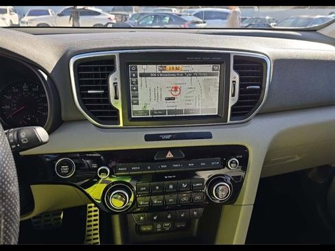 Used 2018 Kia Sportage SX image 11