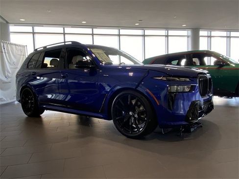 New 2026 BMW X7 M60i image 3