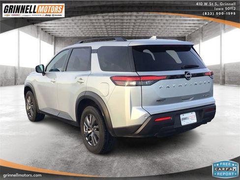 Used 2024 Nissan Pathfinder SV image 7