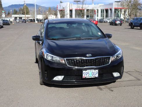 Used 2017 Kia Forte EX w/ EX Premium Plus Package image 3