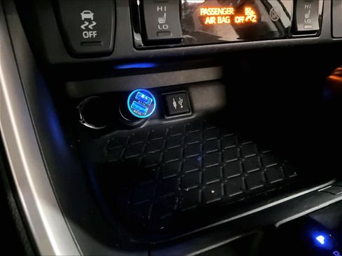 Used 2019 Toyota RAV4 XLE Premium w/ Cold Weather Package image 35