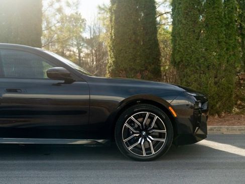 Used 2023 BMW 740i 740i w/ Executive Package image 6