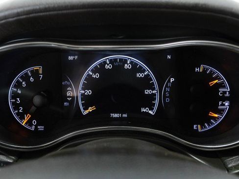 Used 2015 Jeep Grand Cherokee Overland RWD image 16