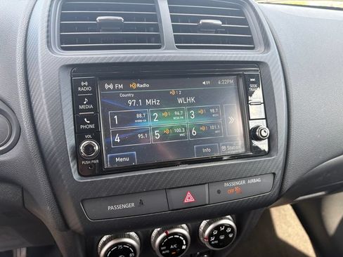Used 2025 Mitsubishi Outlander Sport SE AWD/4WD image 16