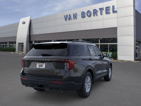 Used 2026 Ford Explorer Active AWD/4WD image 8