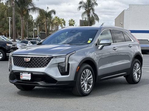 Used 2024 Cadillac XT4 Premium Luxury image 6