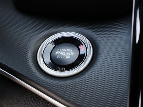 New 2025 Jeep Grand Cherokee Altitude image 30