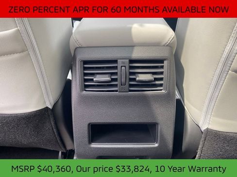 New 2025 Mitsubishi Outlander SE image 20