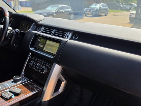Used 2017 Land Rover Range Rover Supercharged AWD/4WD image 33