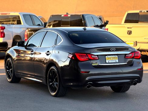 Used 2019 INFINITI Q70 Luxe image 5
