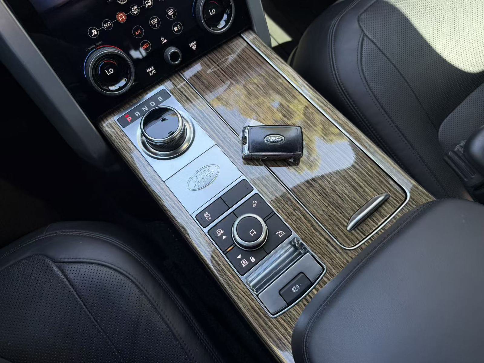 Used 2019 Land Rover Range Rover HSE AWD/4WD image 18