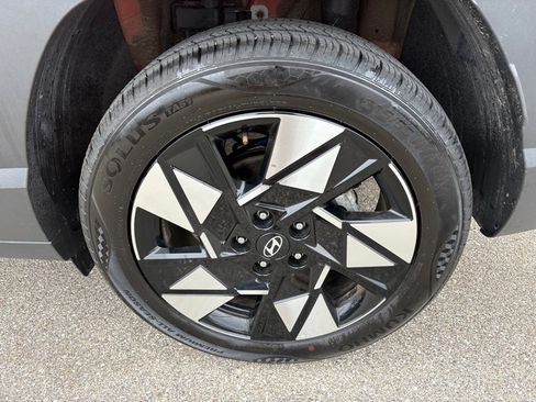 Used 2025 Hyundai Kona SEL FWD image 31