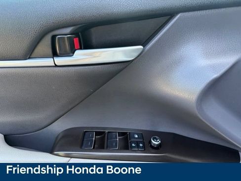 Used 2022 Toyota Camry XLE FWD image 14