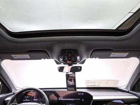 New 2025 Audi Q6 e-tron Premium AWD/4WD image 19