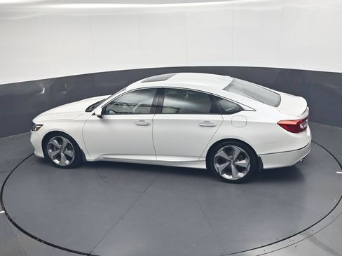 Used 2018 Honda Accord Touring image 24