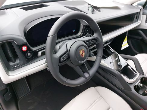 New 2026 Porsche Cayenne Coupe image 18