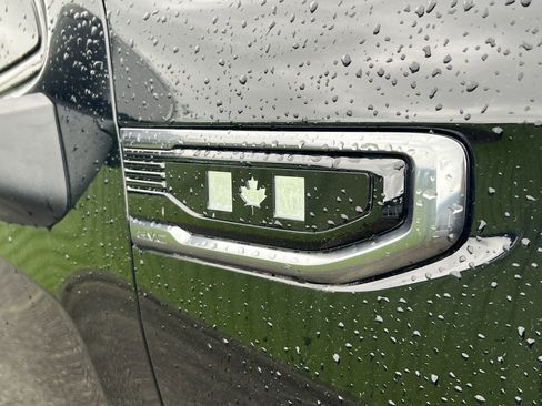 Used 2023 GMC Sierra 1500 AT4 w/ AT4 Premium Package image 10