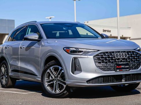 New 2025 Audi Q5 Premium image 1