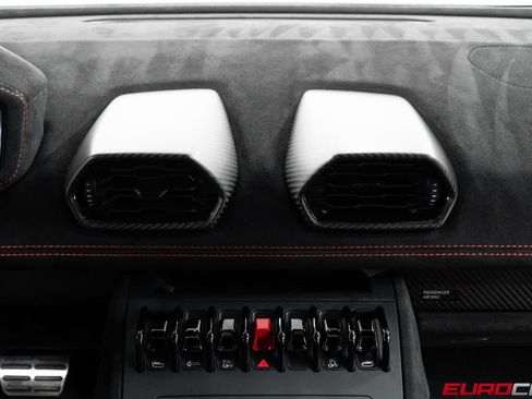 Used 2023 Lamborghini Huracan STO RWD image 35