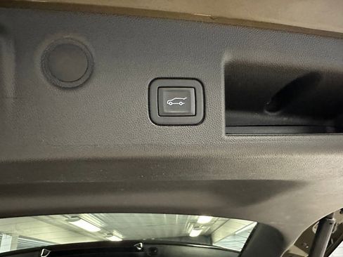 Certified 2023 Chevrolet Equinox Premier image 25