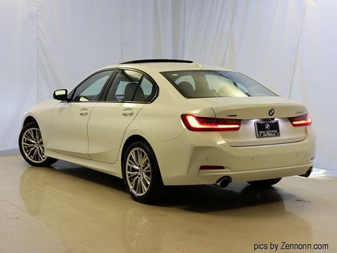 Certified 2023 BMW 330i xDrive Sedan w/ Convenience Package image 9